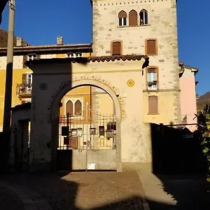 Bella Alda Beautiful Castle Penthouse , Canzo Italien